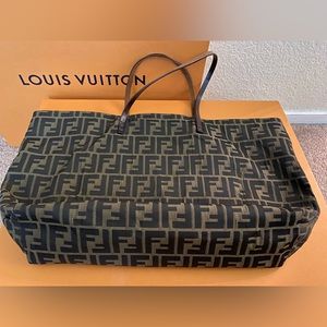 🔥🔥FENDI VINTAGE ZUCCA TOTE🔥🔥